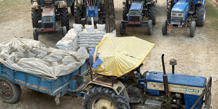 बराहक्षेत्रबाट अवैध बालुवा उत्खनन गर्दै गरेका ५ ट्याक्टरसहित चालक नियन्त्रणमा बराहक्षेत्र, सुनसरी।