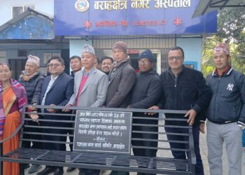 प्याब्सन वराहक्षेत्रद्वारा नगर अस्पताललाई २५ हजार रुपैयाँ बराबरको प्रतिक्षालय बेन्च प्रदान